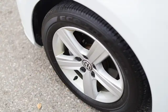 2020 Volkswagen Golf Highline, Sunroof, Apple Carplay, Alloys. - Photo 6