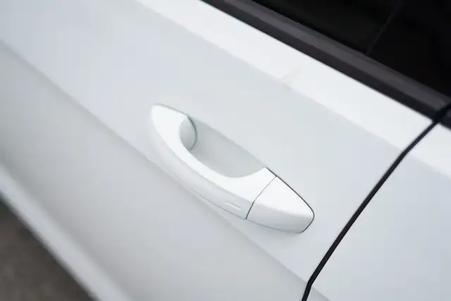 2020 Volkswagen Golf Highline, Sunroof, Apple Carplay, Alloys. - Photo 7