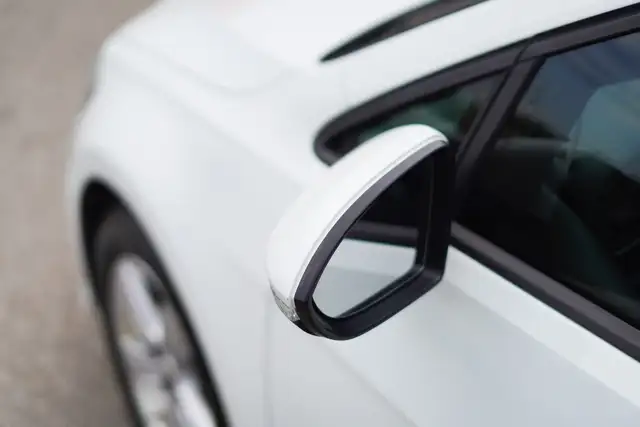 2020 Volkswagen Golf Highline, Sunroof, Apple Carplay, Alloys. - Photo 8