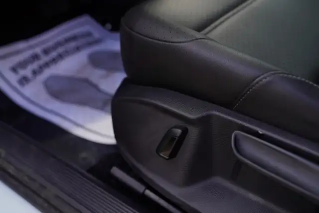 2020 Volkswagen Golf Highline, Sunroof, Apple Carplay, Alloys. - Photo 11