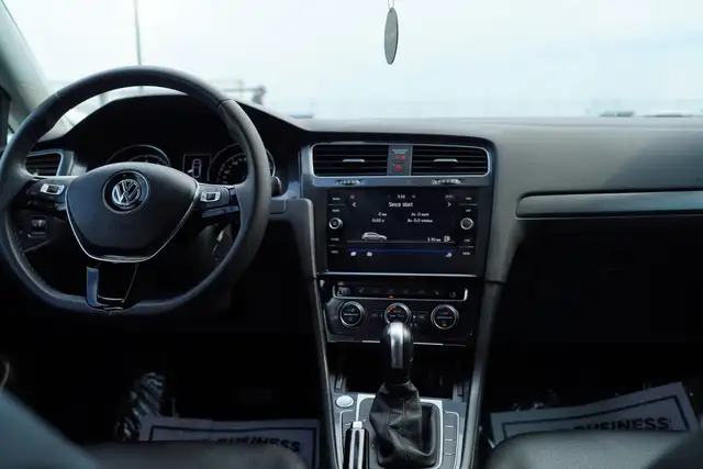 2020 Volkswagen Golf Highline, Sunroof, Apple Carplay, Alloys. - Photo 13