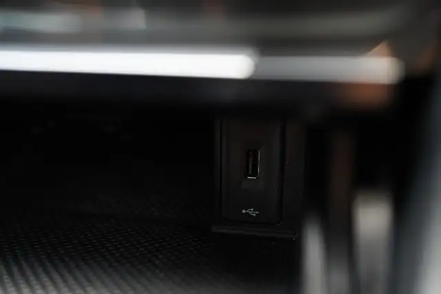 2020 Volkswagen Golf Highline, Sunroof, Apple Carplay, Alloys. - Photo 23