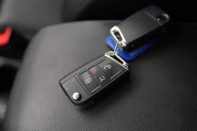 2020 Volkswagen Golf Highline, Sunroof, Apple Carplay, Alloys. - Photo 24