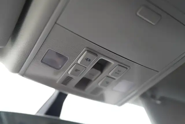 2020 Volkswagen Golf Highline, Sunroof, Apple Carplay, Alloys. - Photo 27