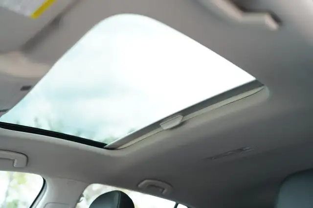 2020 Volkswagen Golf Highline, Sunroof, Apple Carplay, Alloys. - Photo 28