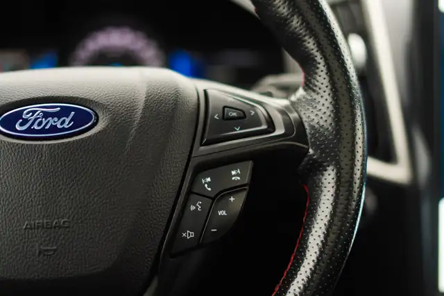 2022 Ford Edge ST Line | 12' LCD TOUCHSCREEN | PANORAMIC ROOF | - Photo 19