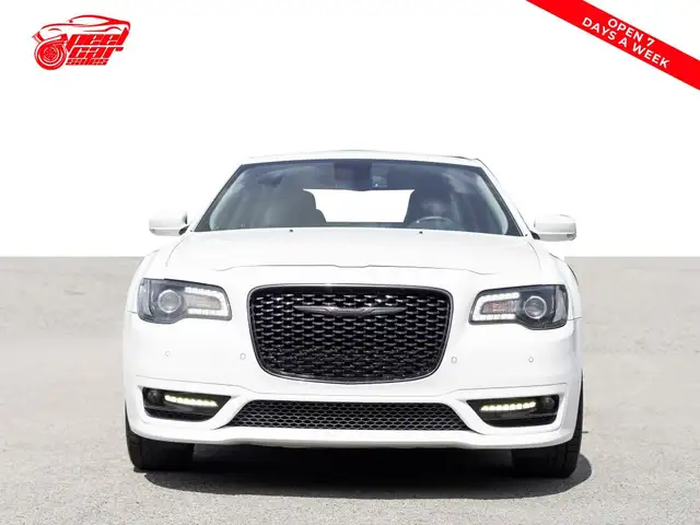 2022 Chrysler 300 Touring L | LEATHER |KEYLESS | - Photo 2