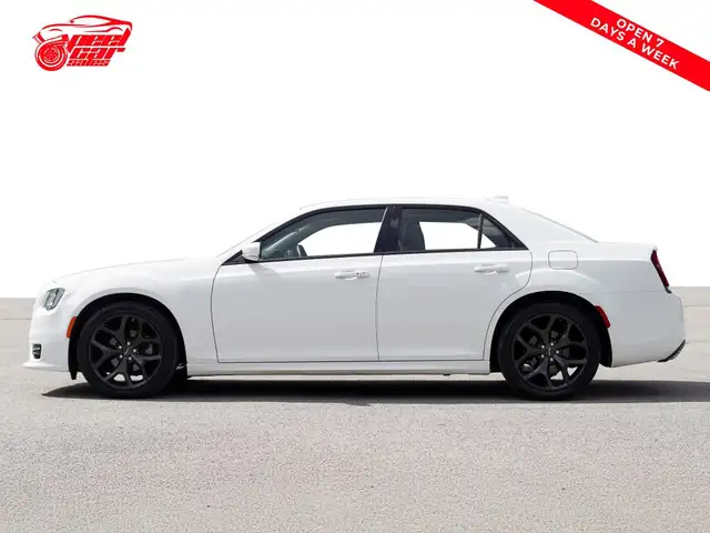 2022 Chrysler 300 Touring L | LEATHER |KEYLESS | - Photo 6