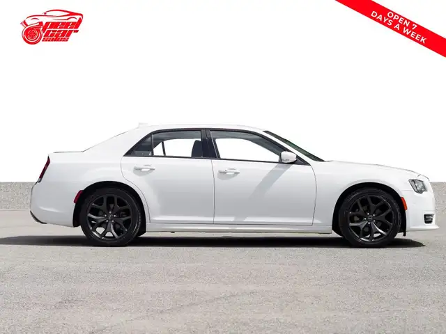 2022 Chrysler 300 Touring L | LEATHER |KEYLESS | - Photo 7
