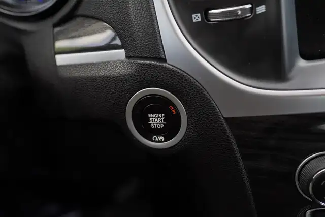 2022 Chrysler 300 Touring L | LEATHER |KEYLESS | - Photo 18