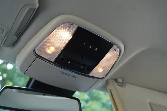 2022 Chrysler 300 Touring L | LEATHER |KEYLESS | - Photo 24