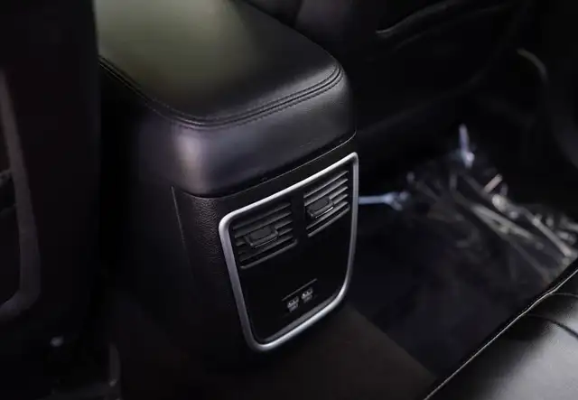 2022 Chrysler 300 Touring L | LEATHER |KEYLESS | - Photo 26
