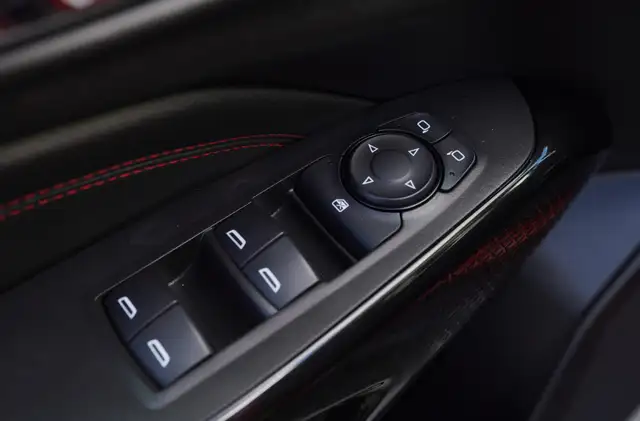 2024 Chevrolet Trax 2RS, Cruise Control, Apple Car play, Remote - Photo 12