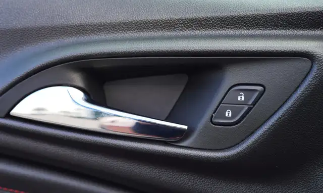 2024 Chevrolet Trax 2RS, Cruise Control, Apple Car play, Remote - Photo 13