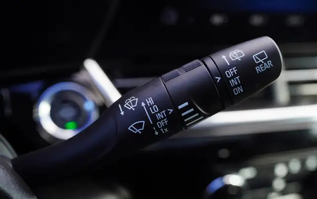 2024 Chevrolet Trax 2RS, Cruise Control, Apple Car play, Remote - Photo 21