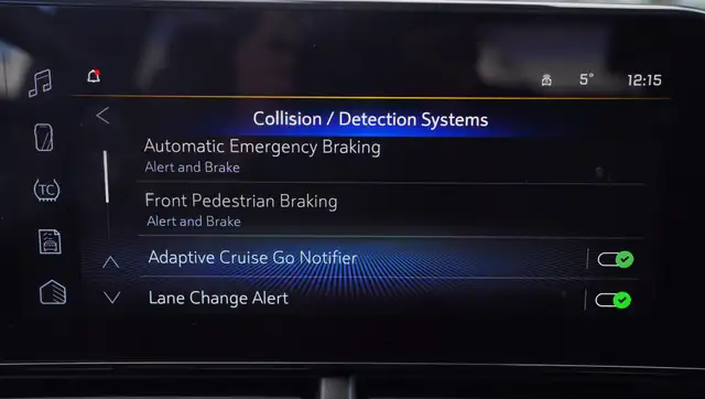 2024 Chevrolet Trax 2RS, Cruise Control, Apple Car play, Remote - Photo 23