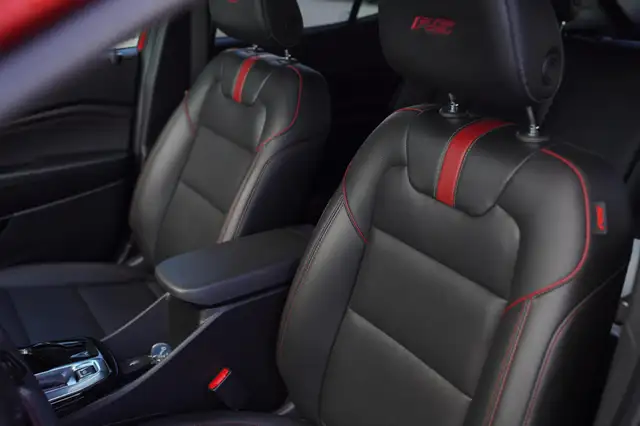 2024 Chevrolet Trax 2RS, Cruise Control, Apple Car play, Remote - Photo 31