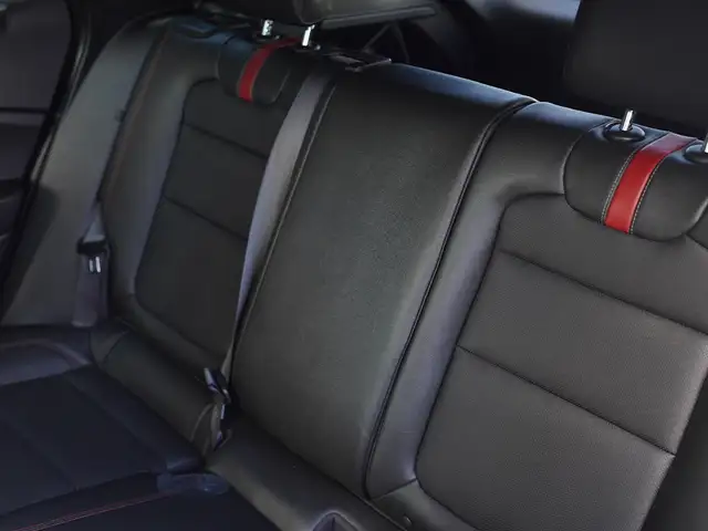 2024 Chevrolet Trax 2RS, Cruise Control, Apple Car play, Remote - Photo 32