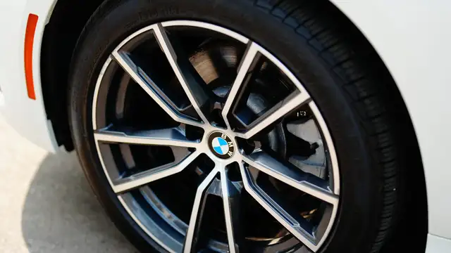 2020 BMW 3 Series 330i, Remote Starter, Sunroof, Summer & Winter - Photo 7