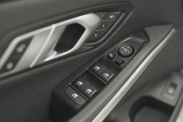 2020 BMW 3 Series 330i, Remote Starter, Sunroof, Summer & Winter - Photo 9