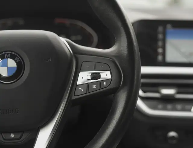 2020 BMW 3 Series 330i, Remote Starter, Sunroof, Summer & Winter - Photo 16