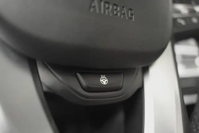 2020 BMW 3 Series 330i, Remote Starter, Sunroof, Summer & Winter - Photo 17