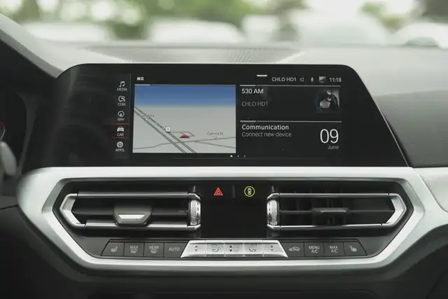 2020 BMW 3 Series 330i, Remote Starter, Sunroof, Summer & Winter - Photo 20