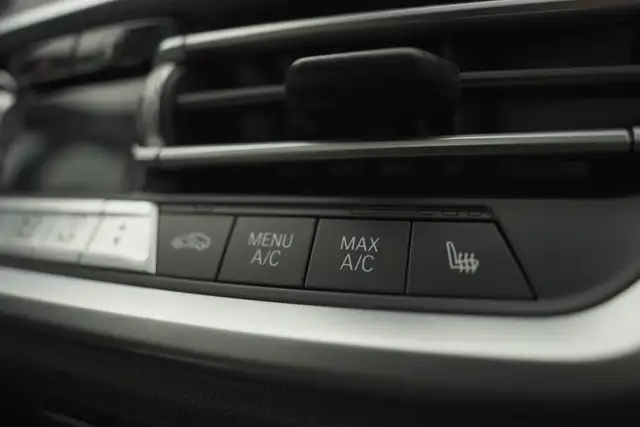 2020 BMW 3 Series 330i, Remote Starter, Sunroof, Summer & Winter - Photo 23