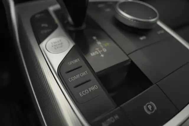 2020 BMW 3 Series 330i, Remote Starter, Sunroof, Summer & Winter - Photo 26