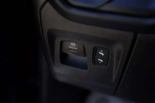 2019 Ram 1500 Big Horn Crew Cab, Towing Package, Remote starter. - Photo 18