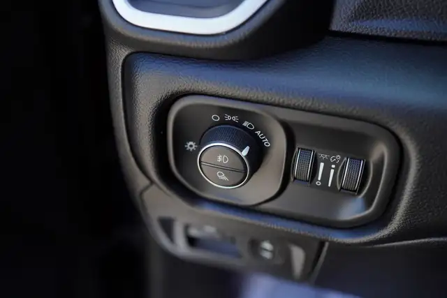 2019 Ram 1500 Big Horn Crew Cab, Towing Package, Remote starter. - Photo 19