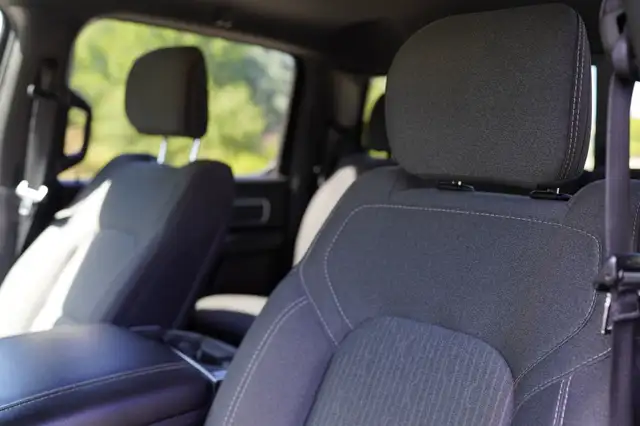 2019 Ram 1500 Big Horn Crew Cab, Towing Package, Remote starter. - Photo 32