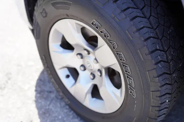 2019 Ram 1500 Big Horn Crew Cab, Towing Package, Remote starter. - Photo 40