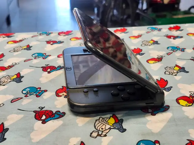 Nintendo 3DS XL - Dark Grey - With Stylus (#2864) - Photo 4