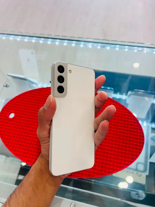 Samsung S22 Plus– 128 (Certified Pre-Owned) - Photo 3