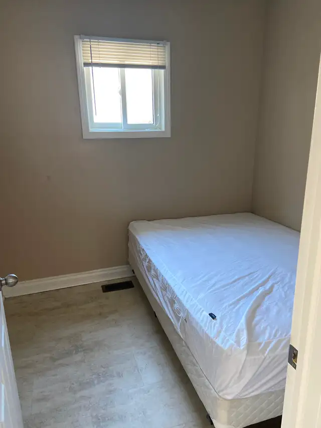 Room for Rent - Photo 4