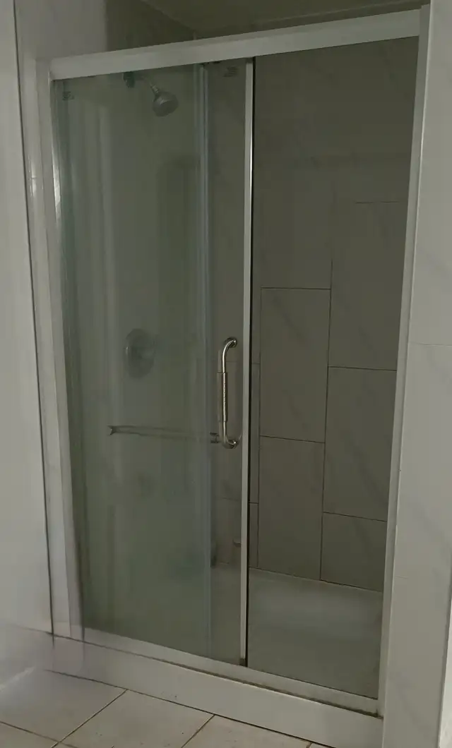 Private 1 Single Bed Bedroom Room   Private walk-out exit UofT - Photo 2