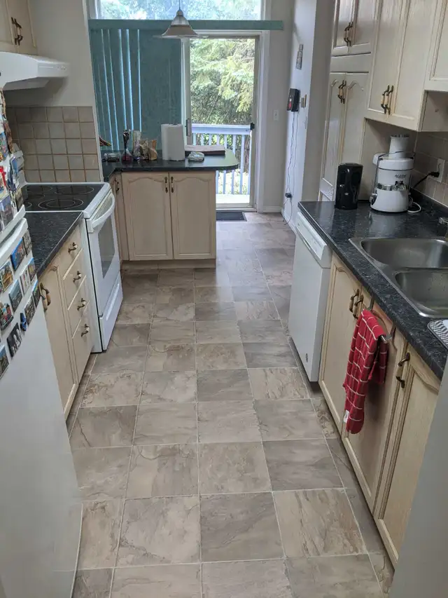 All Included Spacious Room In Furnished Clean Quiet Home-Jun 1st - Photo 7