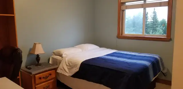 ️ Furnished Room with Mountain Views – Tuscany, NW Calgary - Photo 9