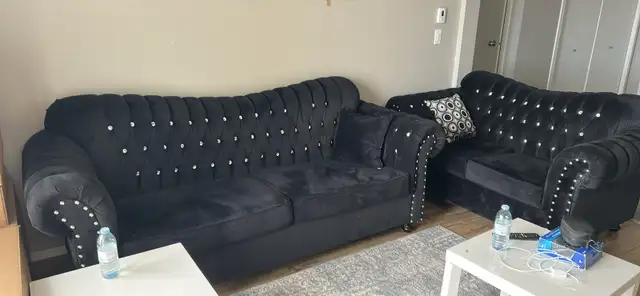 Black velvet tufted couches for sale - Photo 3