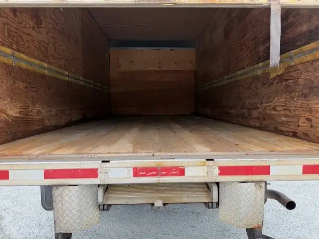 2017 GMC SAVANA CUTAWAY 3500 - Photo 8