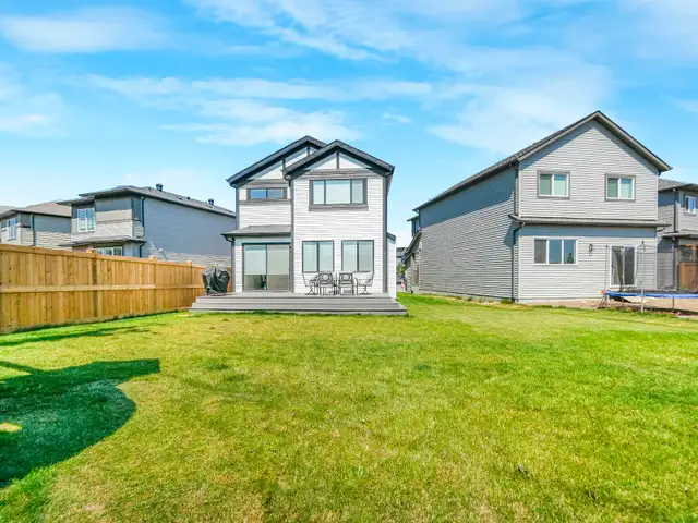 St Albert 5 Bed 4 Bath HUGE PIE LOT! OS DBL GARAGE! LOVE IT - Photo 6