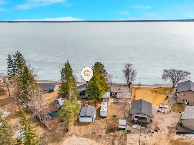 Lake House! 45 mins from YEG! 5 Bedrooms Airbnb running well!