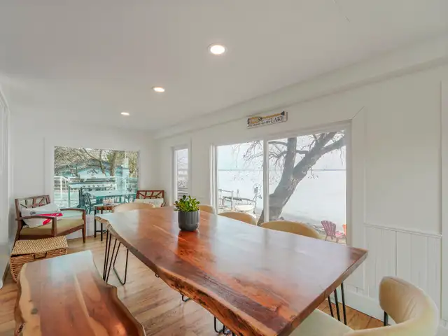 Lake House! 45 mins from YEG! 5 Bedrooms Airbnb running well! - Photo 3