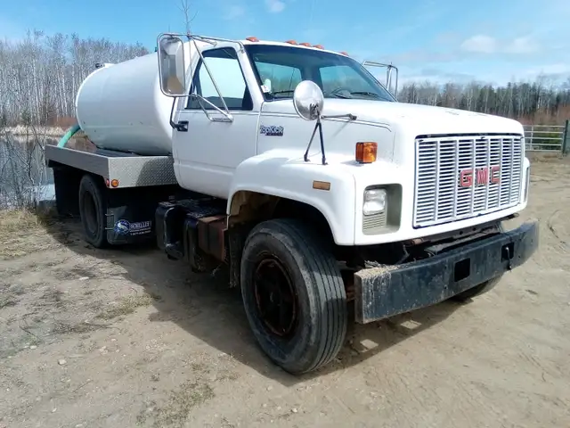 1990 GMC Septic Truck - Photo 3