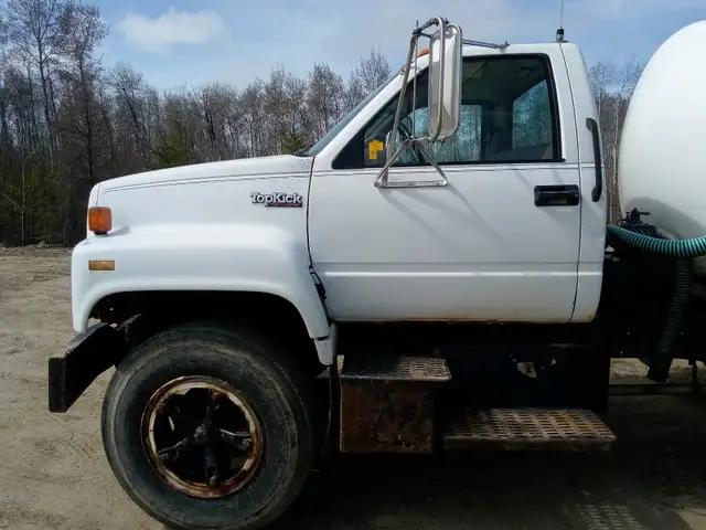 1990 GMC Septic Truck - Photo 4