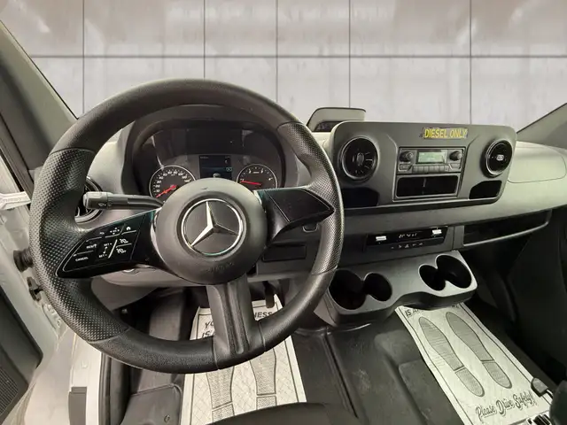 2025 Mercedes-Benz Sprinter 2500 High Roof I4 Diesel 170' - Photo 8