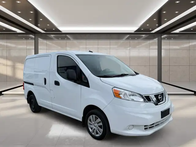 2015 Nissan NV200 I4 S - Photo 2