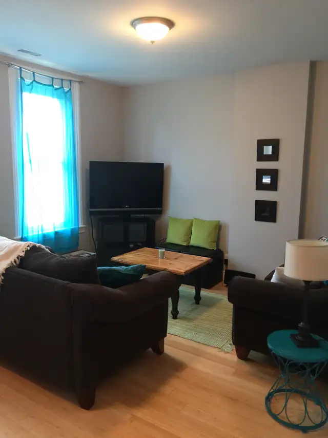 Two Bedroom Apt with parking & 1 month free rent - Photo 4