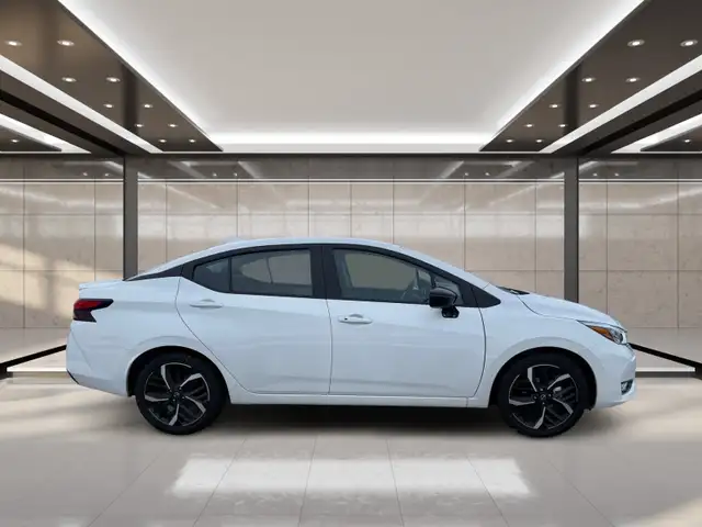 2024 Nissan Versa SR CVT - Photo 5